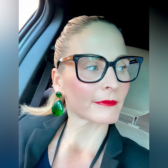 Meet your Posher, Erin - Picture 1 of 1